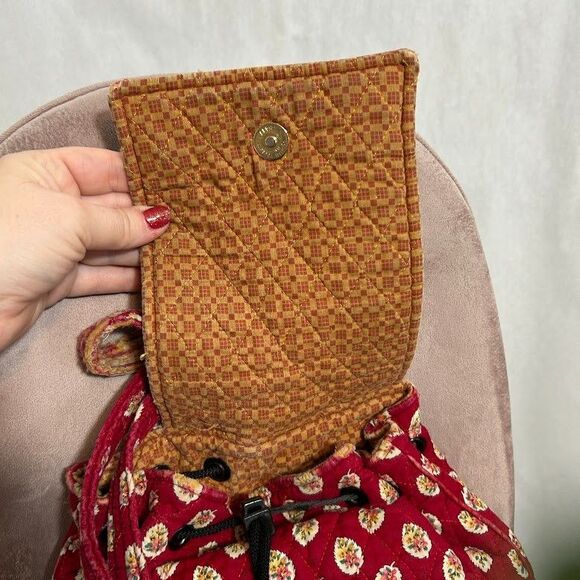 VTG Vera Bradley Drawstring Quilted Backpack Red Paisley Goji Berry Purse Small - Picture 7 of 13